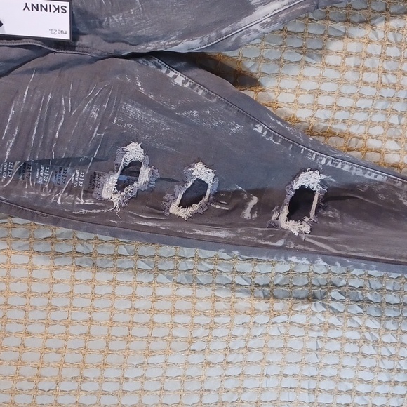 Destroyed jeans 32×32 - Picture 3 of 11